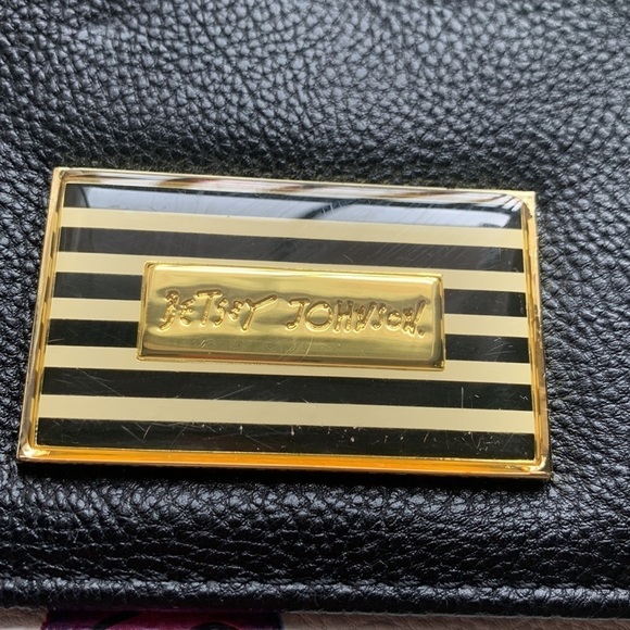 BETSY Johnson Crossbody Bag - Picture 5 of 17